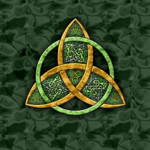 celtic_trinity_knot_jewelry_case